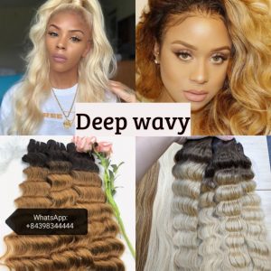 Blonde wavy hair creates the delicate look