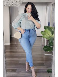 Tanesha Awasthi - Amazing Plus Size Fashion Influencers